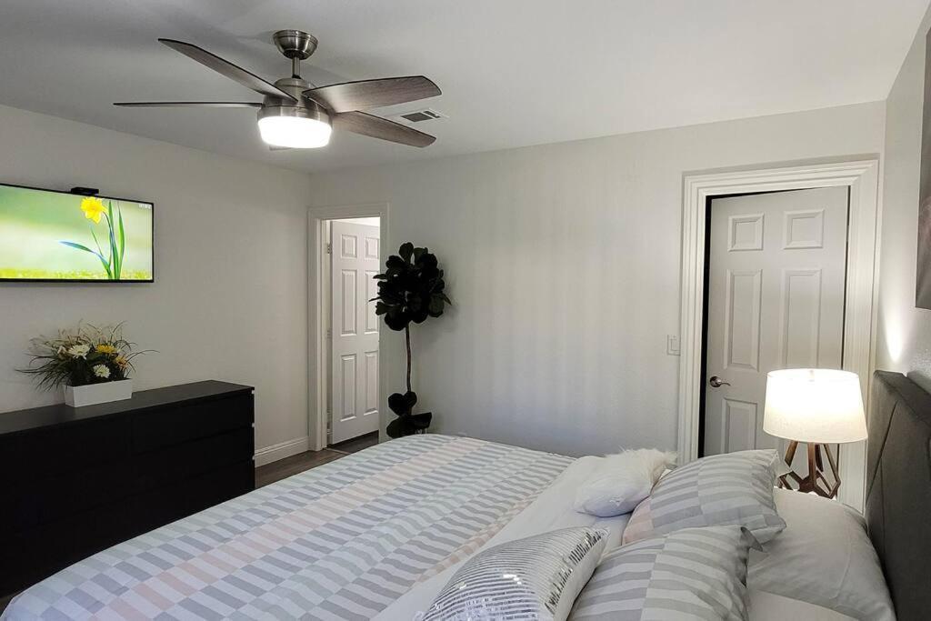 L - Fully Remodeled And Professionally Decorated Лас-Вегас Экстерьер фото